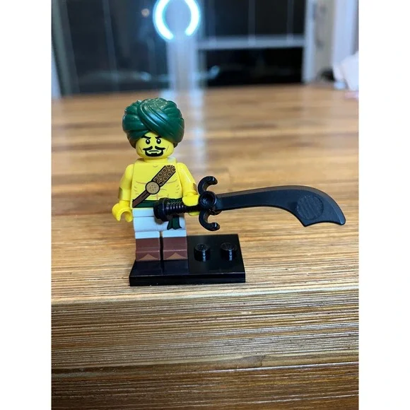 Lego Minifigure Series 16 Desert Warrior‎ Retired Collectible - Picture 2 of 4